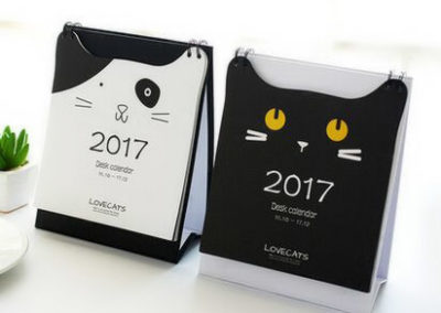 stampa-calendari personalizzati scrivania gatto